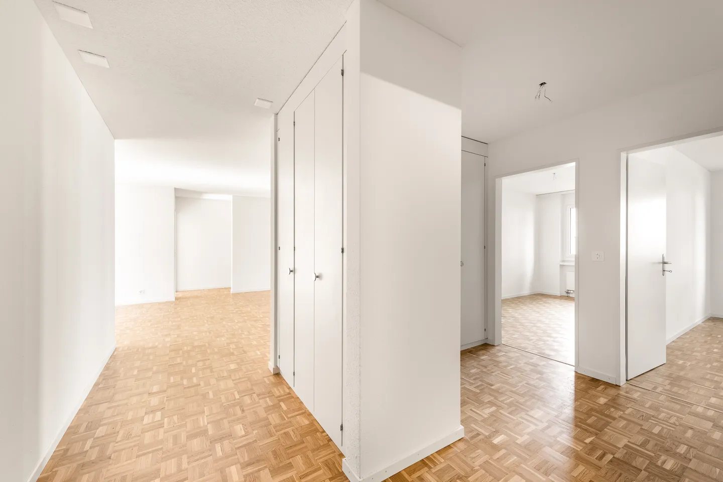 Modernes 5.5-Zimmer-Apartment - Foto 2 von 12