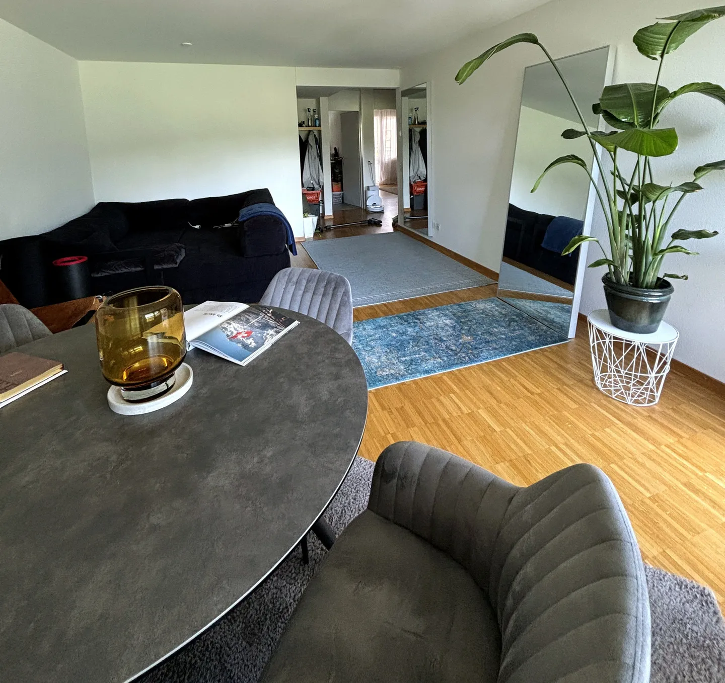 Apartment for rent - Photo 2 of 9