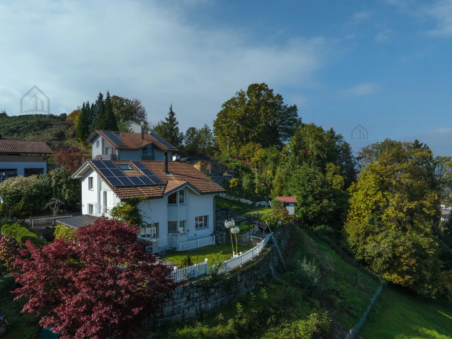 Une vie de rêve avec piscine, bien-être, vue panoramique et forêt - Photo 1 sur 25