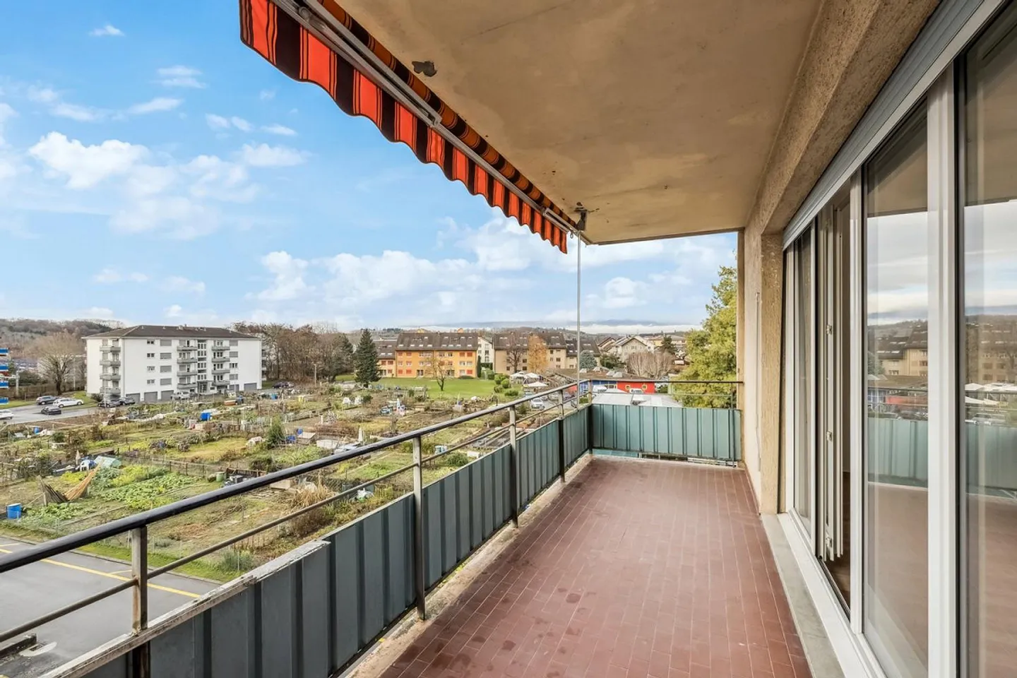 Magnificent 3.5-room apartment, fully refreshed, available immediately - Photo 2 of 10