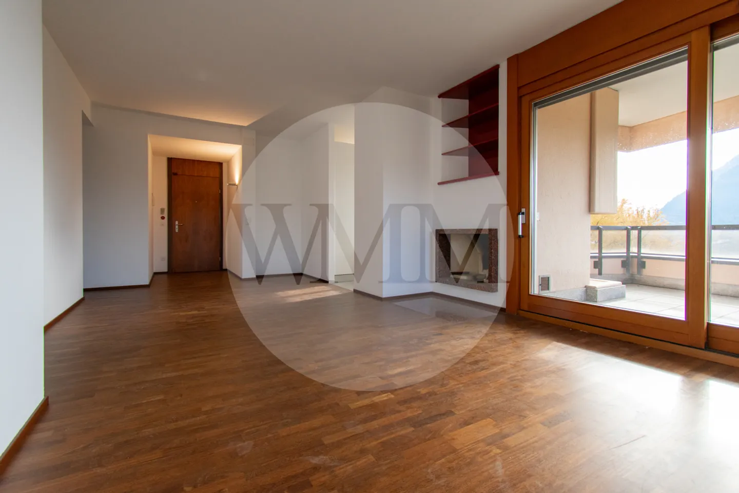 PENTHOUSE 3.5 ROOMS RENOVATED WITH FIREPLACE AND LAKE VIEW - Photo 3 of 19