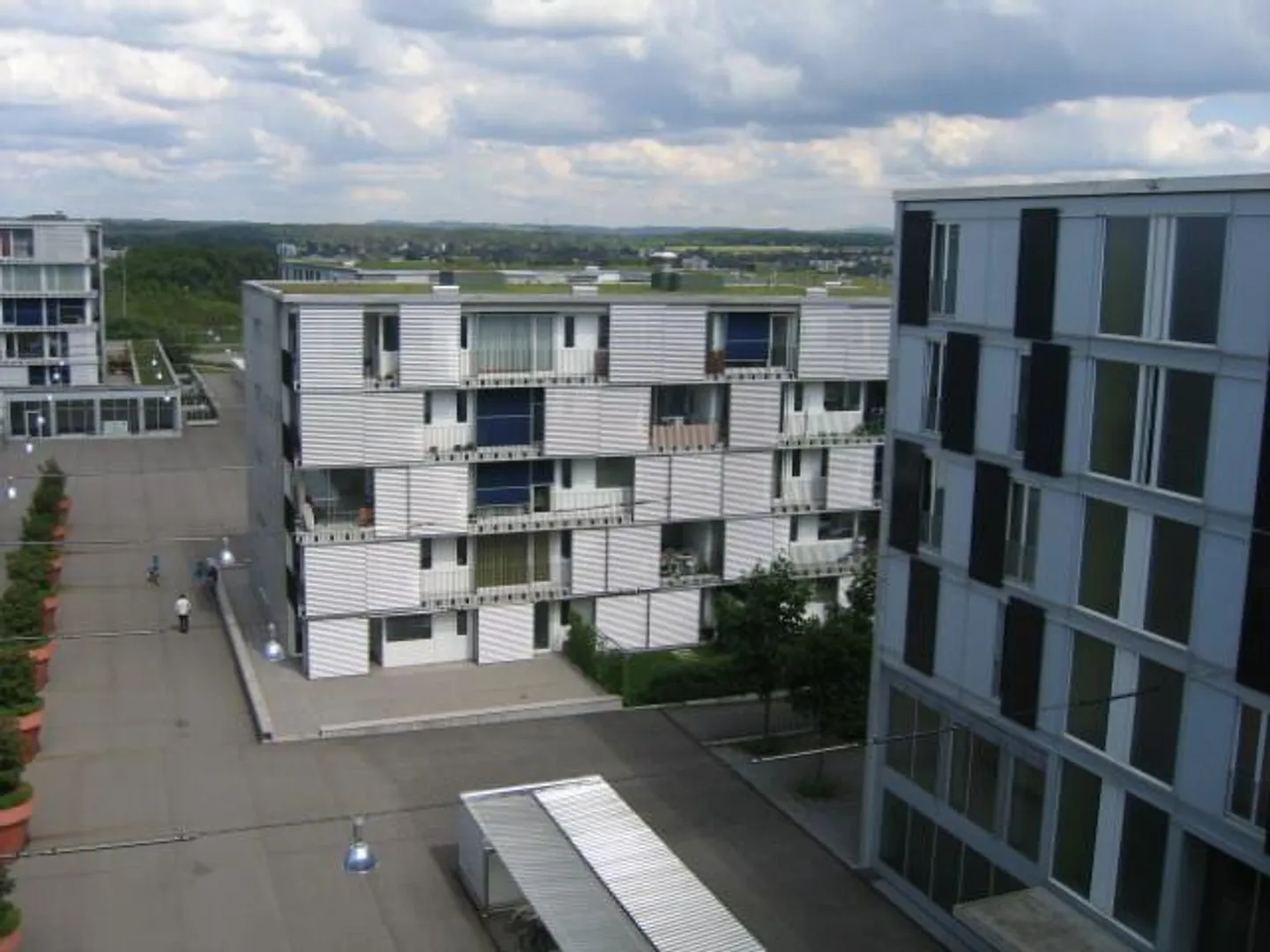 Ampio appartamento di 2,5 stanze a Zurigo-Seebach - Foto 1 di 7