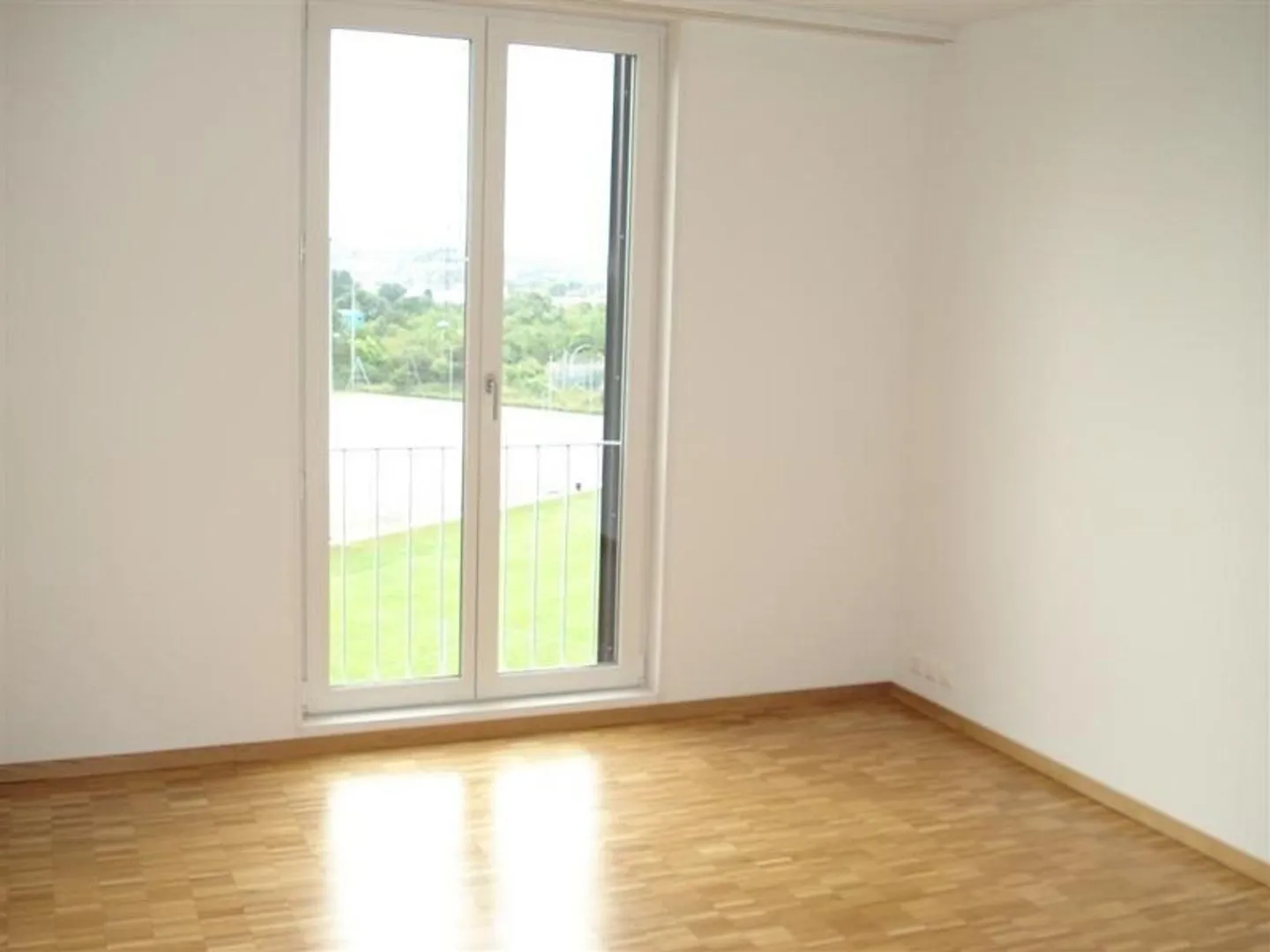 Ampio appartamento di 2,5 stanze a Zurigo-Seebach - Foto 6 di 7