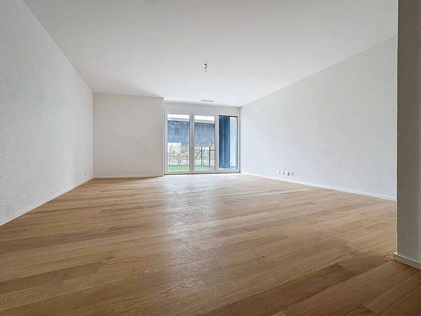 Neues Studio mit überdachter Terrasse und Garten - Foto 3 von 12