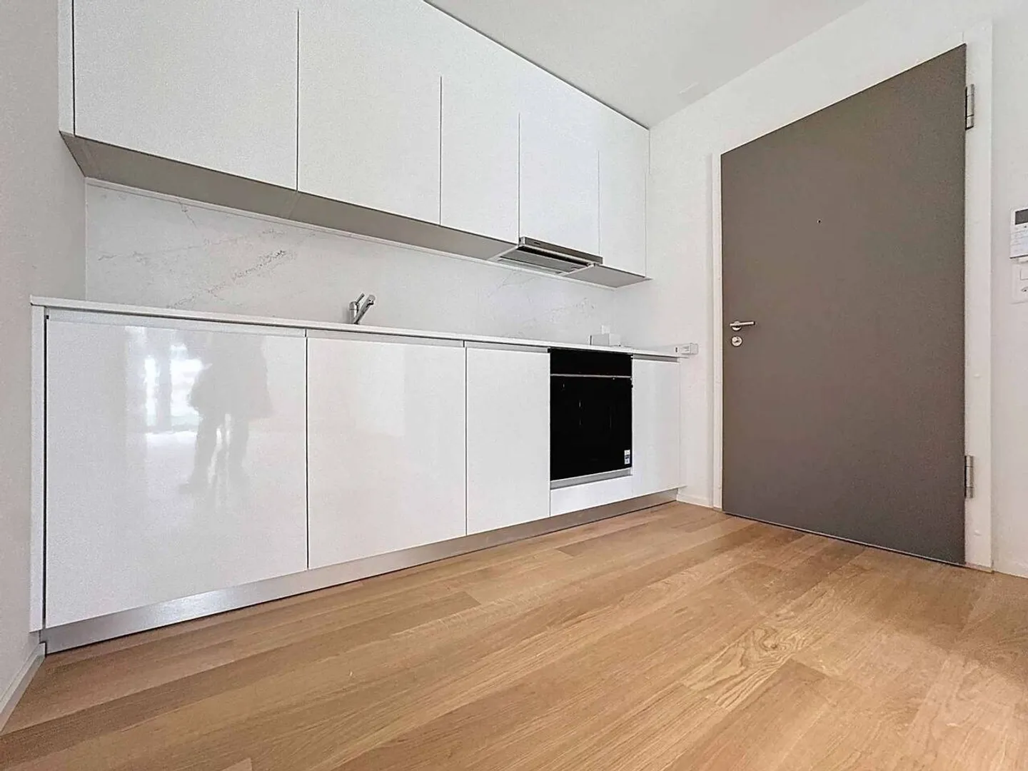 Neues Studio mit überdachter Terrasse und Garten - Foto 4 von 12