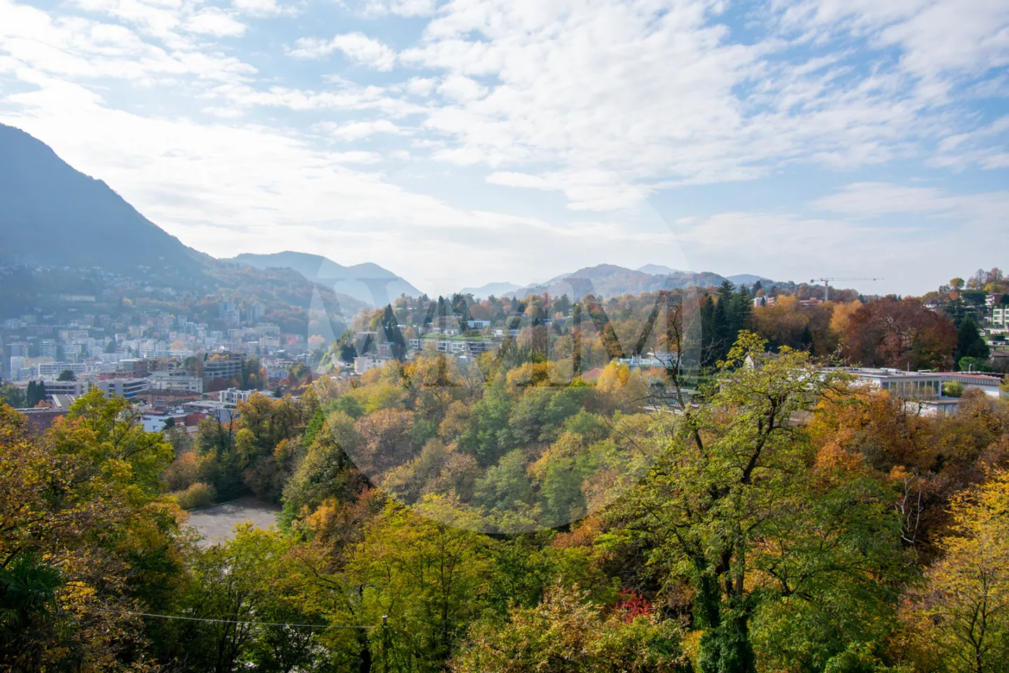 PENTHOUSE 3.5 ROOMS RENOVATED WITH FIREPLACE AND LAKE VIEW - Photo 7 of 19