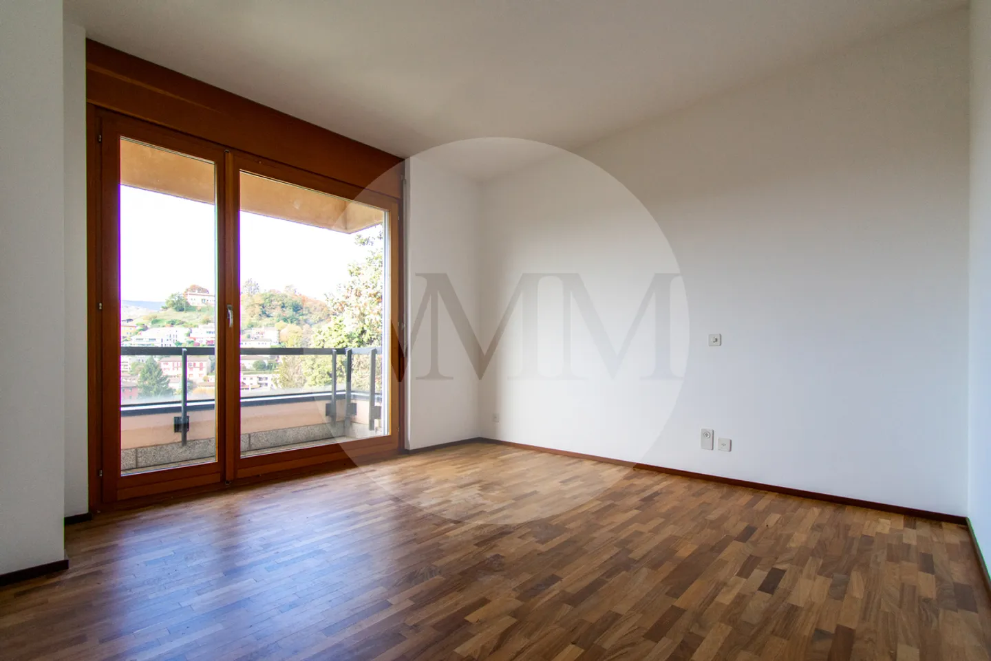 PENTHOUSE 3.5 ROOMS RENOVATED WITH FIREPLACE AND LAKE VIEW - Photo 16 of 19