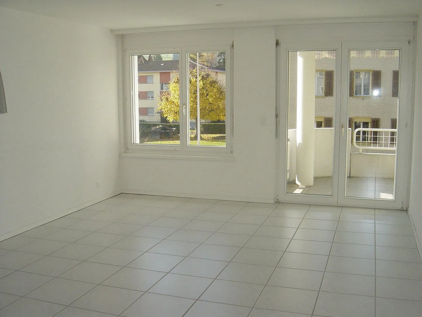 KOPIE - Sonnige 2.5-Zimmer-Wohnung mit Balkon in Reinach - Foto 3 von 13