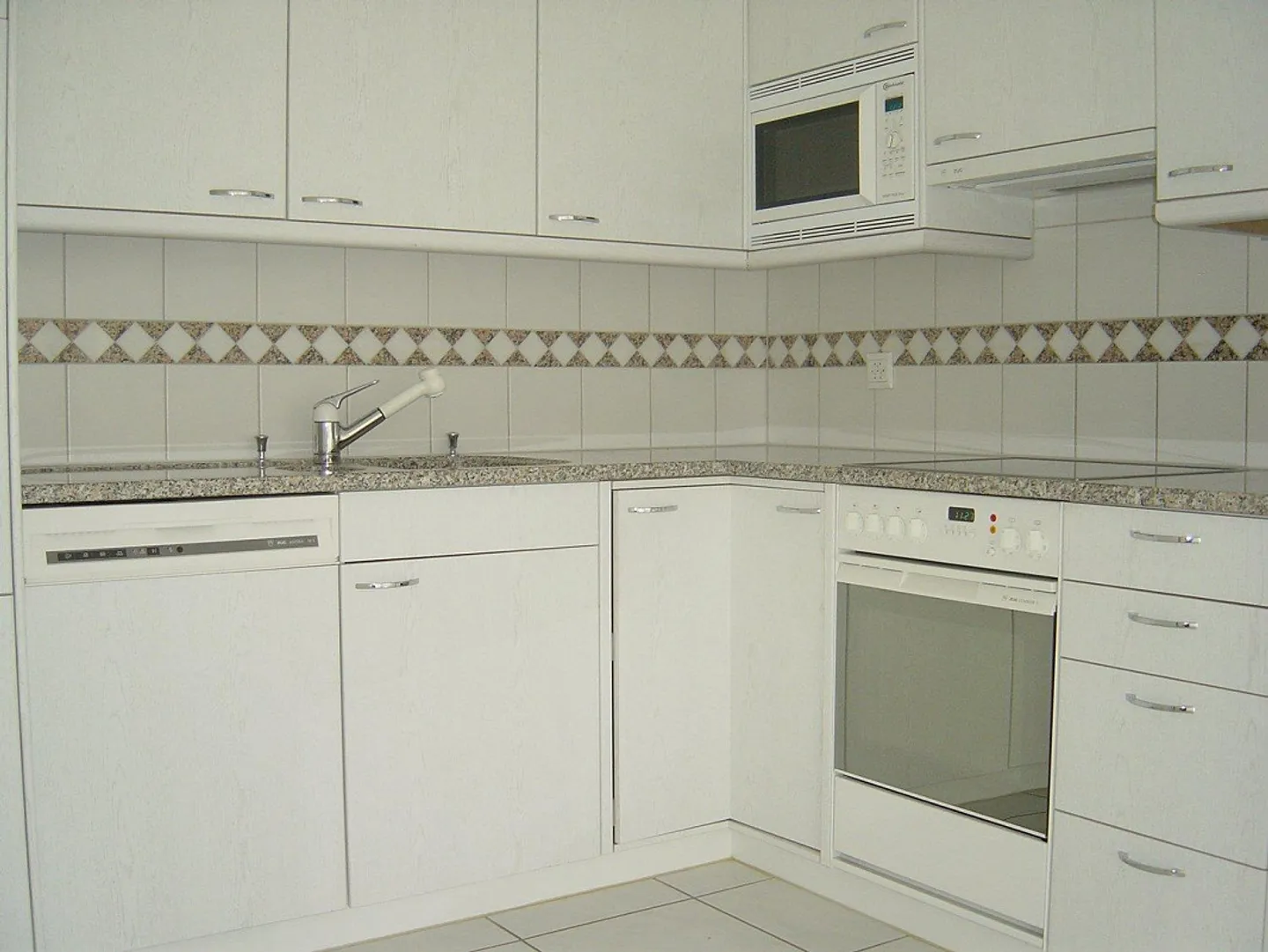 KOPIE - Sonnige 2.5-Zimmer-Wohnung mit Balkon in Reinach - Foto 5 von 13