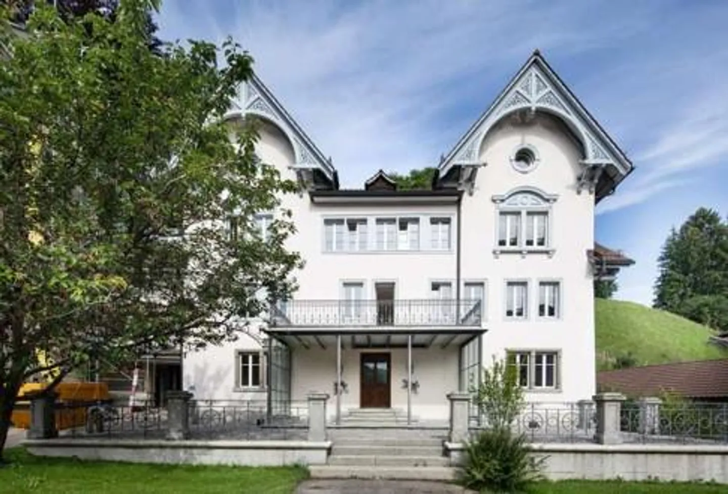 Charming multi-family house in Bauma – Historical old building jewel with top yield - Photo 2 of 12