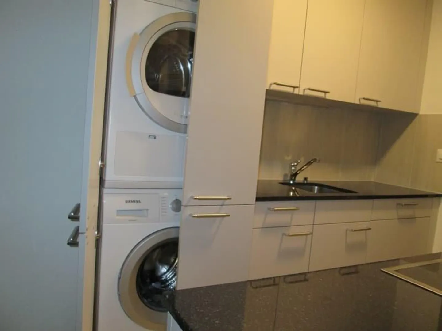Appartement lumineux de 4,5 pièces à Kleefeld-Ouest - Photo 4 sur 8