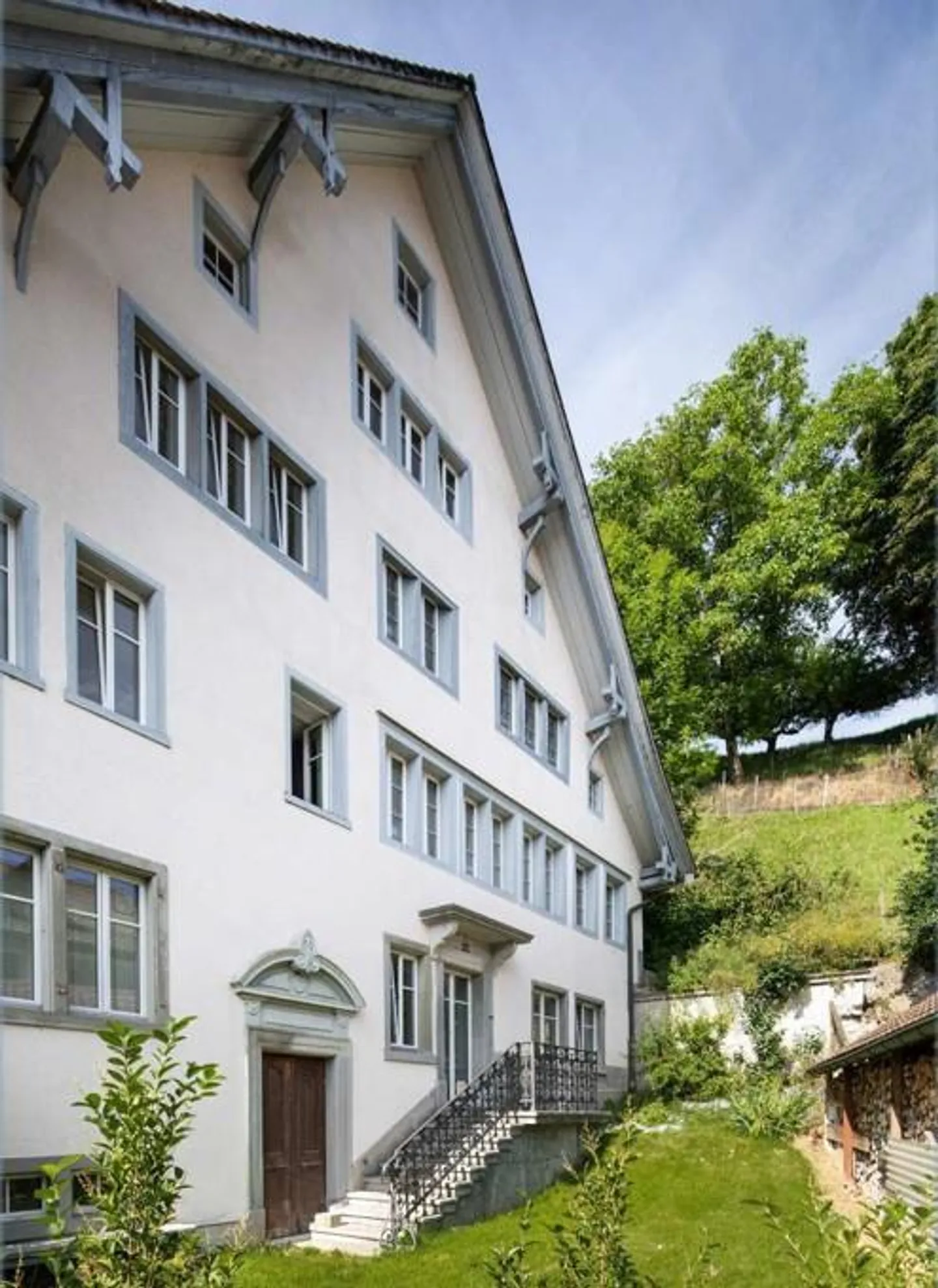 Charming multi-family house in Bauma – Historical old building jewel with top yield - Photo 3 of 12