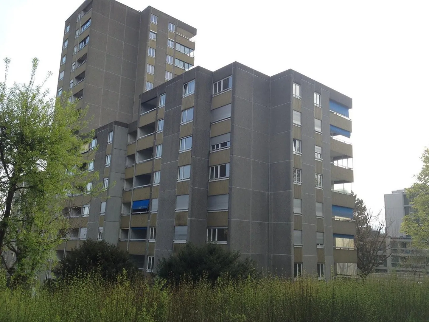 Appartement lumineux de 4,5 pièces à Kleefeld-Ouest - Photo 1 sur 8