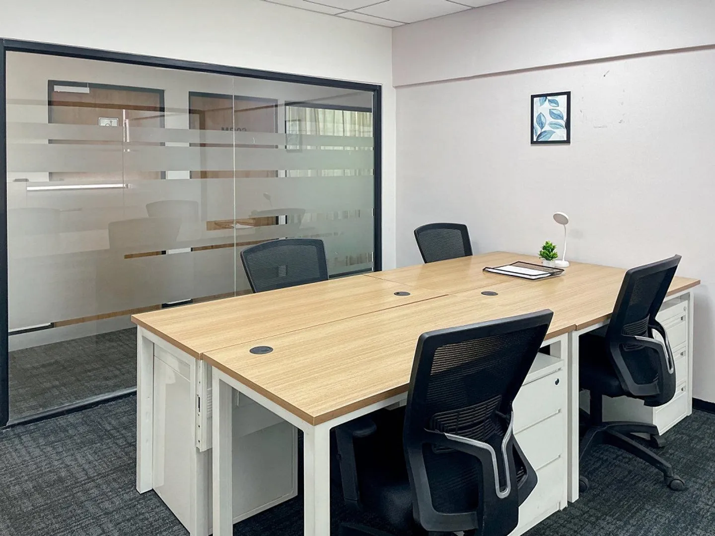 Flexibles Büro für 50 Personen - Foto 1 von 11