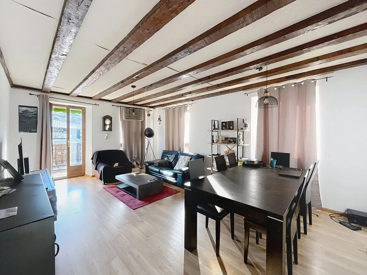 Mixed-use building - Photo 12 of 13