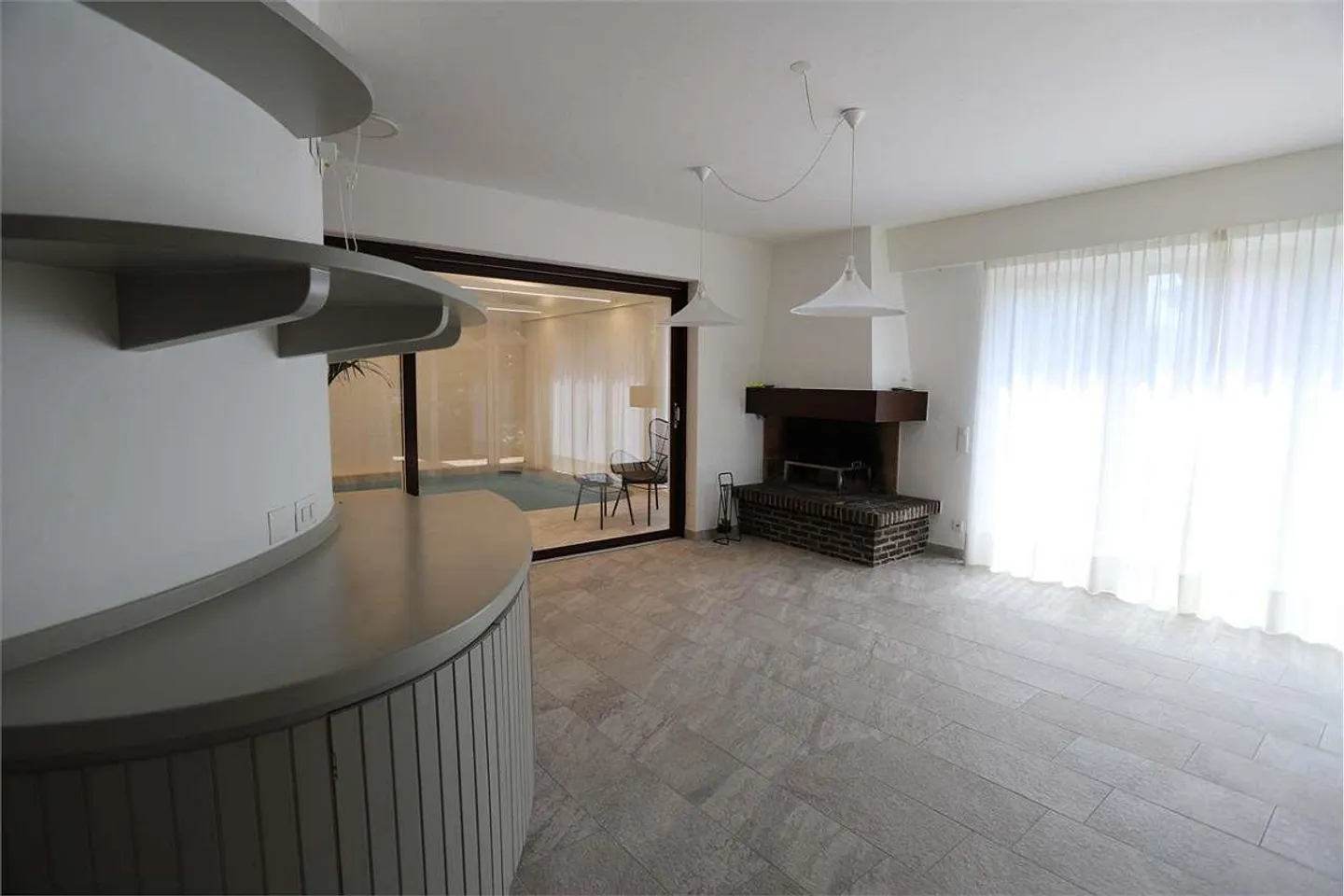 Villa with indoor pool in Vezia - Photo 4 of 13
