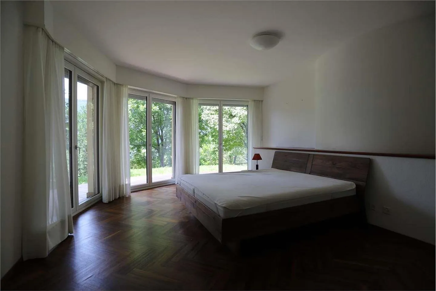 Villa with indoor pool in Vezia - Photo 11 of 13