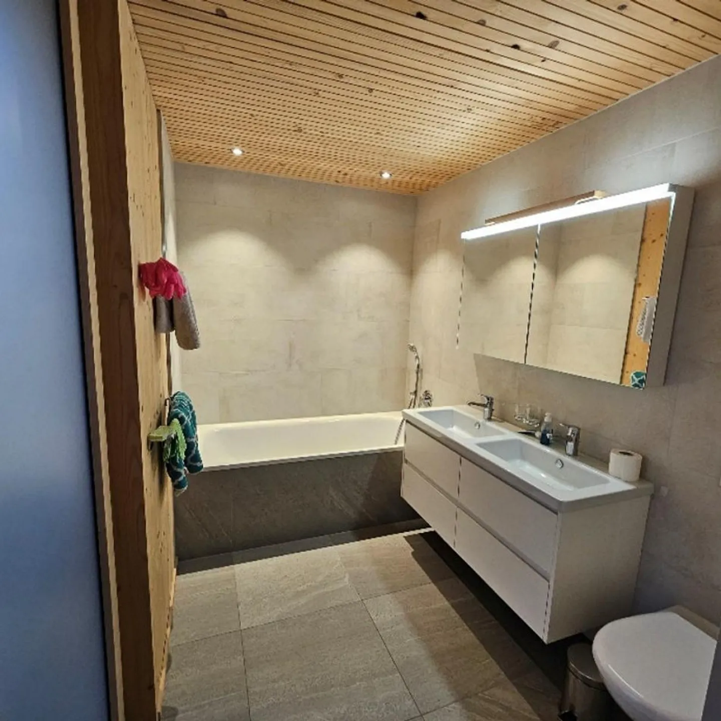 Appartamento in affitto esclusivo e moderno con 4,5 stanze e molti extra - Foto 9 di 16
