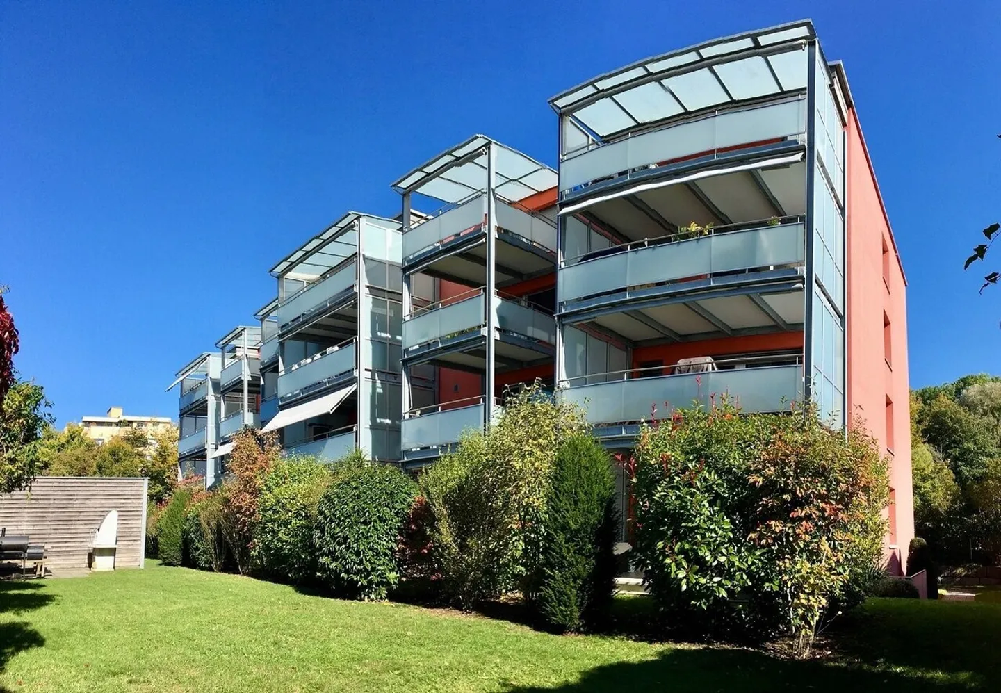 Modernes Studio mit sonnigem Balkon - Foto 1 von 8