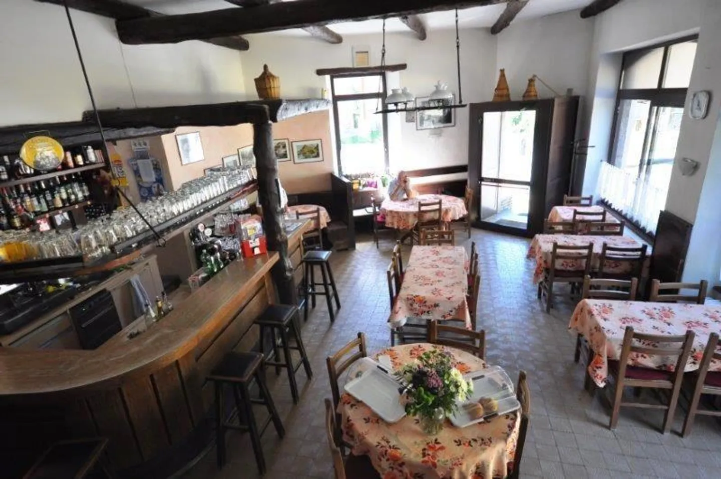 Hotel storico con 18 camere, ristorante e bar, giardino e grande... - Foto 6 di 11