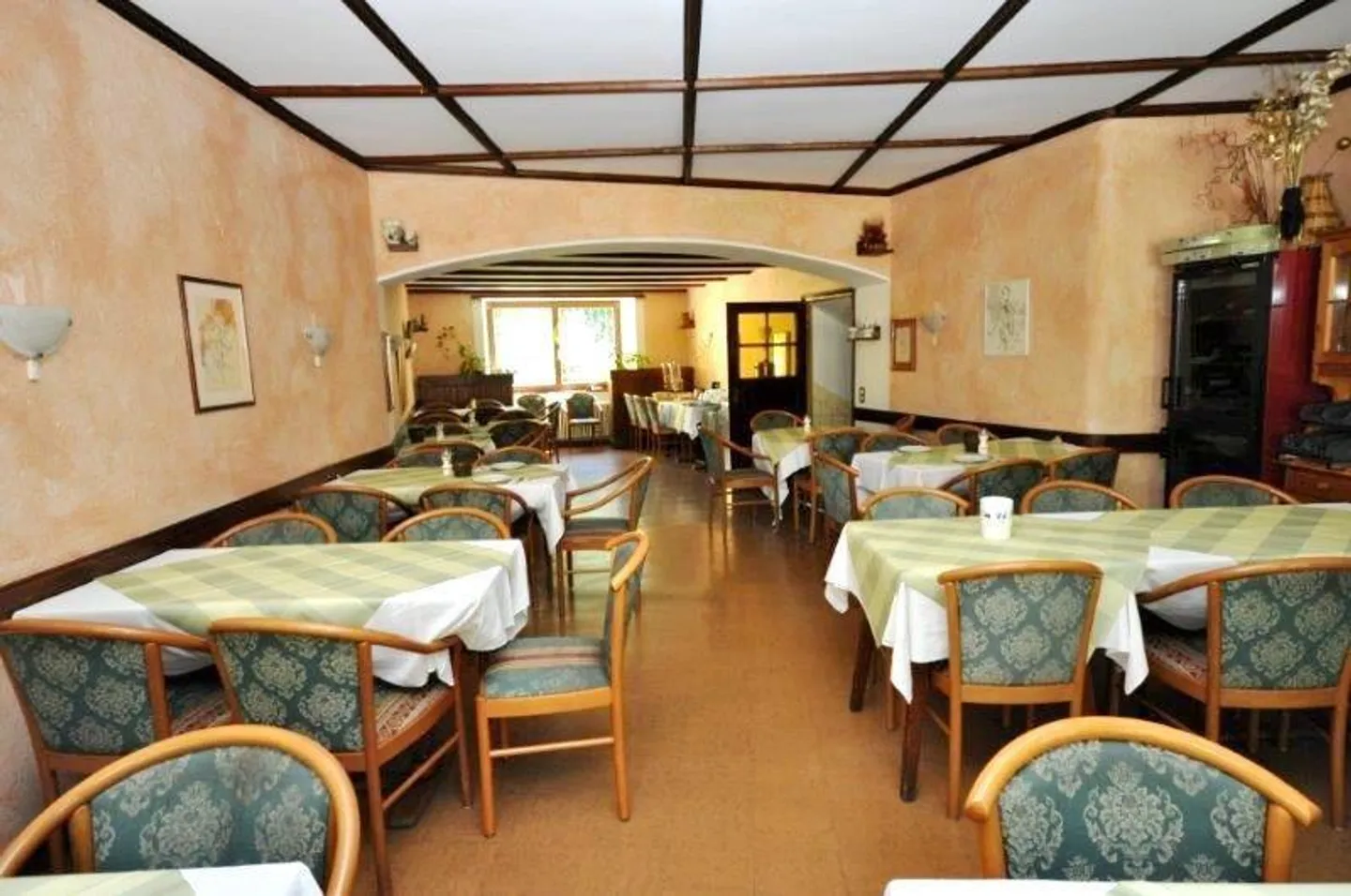 Hotel storico con 18 camere, ristorante e bar, giardino e grande... - Foto 8 di 11