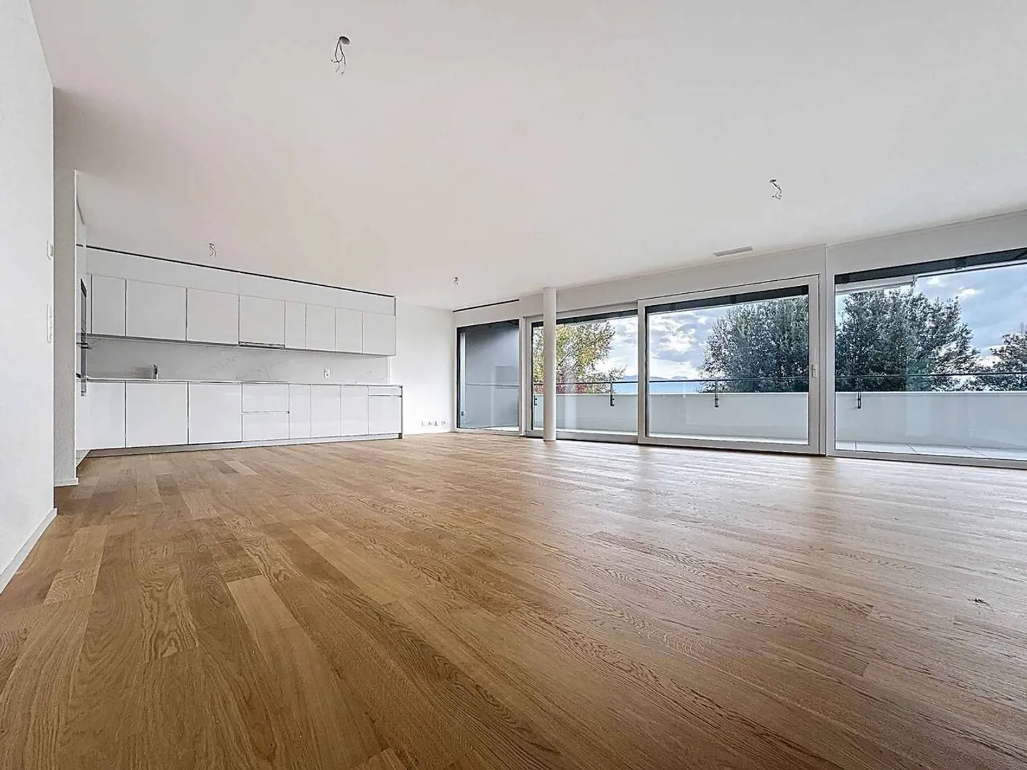 Neue Promotion: 4.5-Zimmer-Wohnung mit überdachtem Balkon - Foto 2 von 13