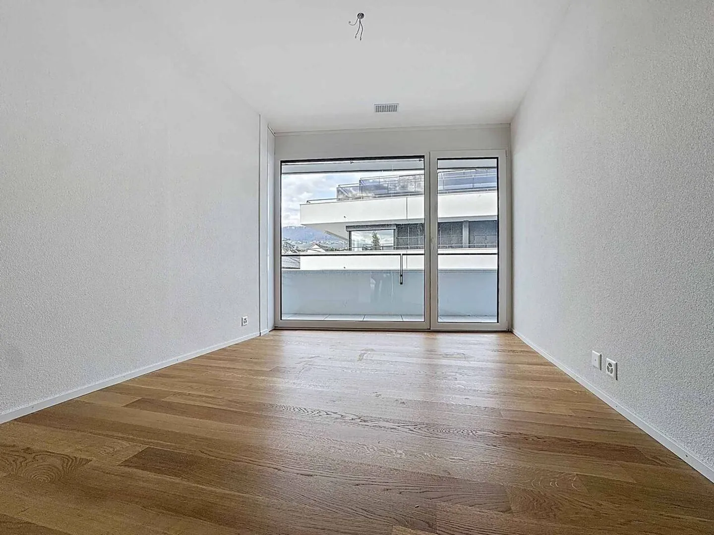 Neue Promotion: 4.5-Zimmer-Wohnung mit überdachtem Balkon - Foto 3 von 13