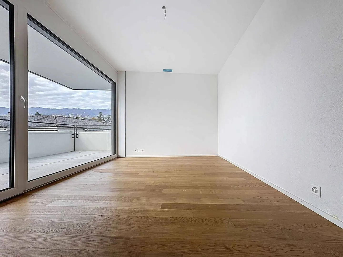 Neue Promotion: 4.5-Zimmer-Wohnung mit überdachtem Balkon - Foto 4 von 13