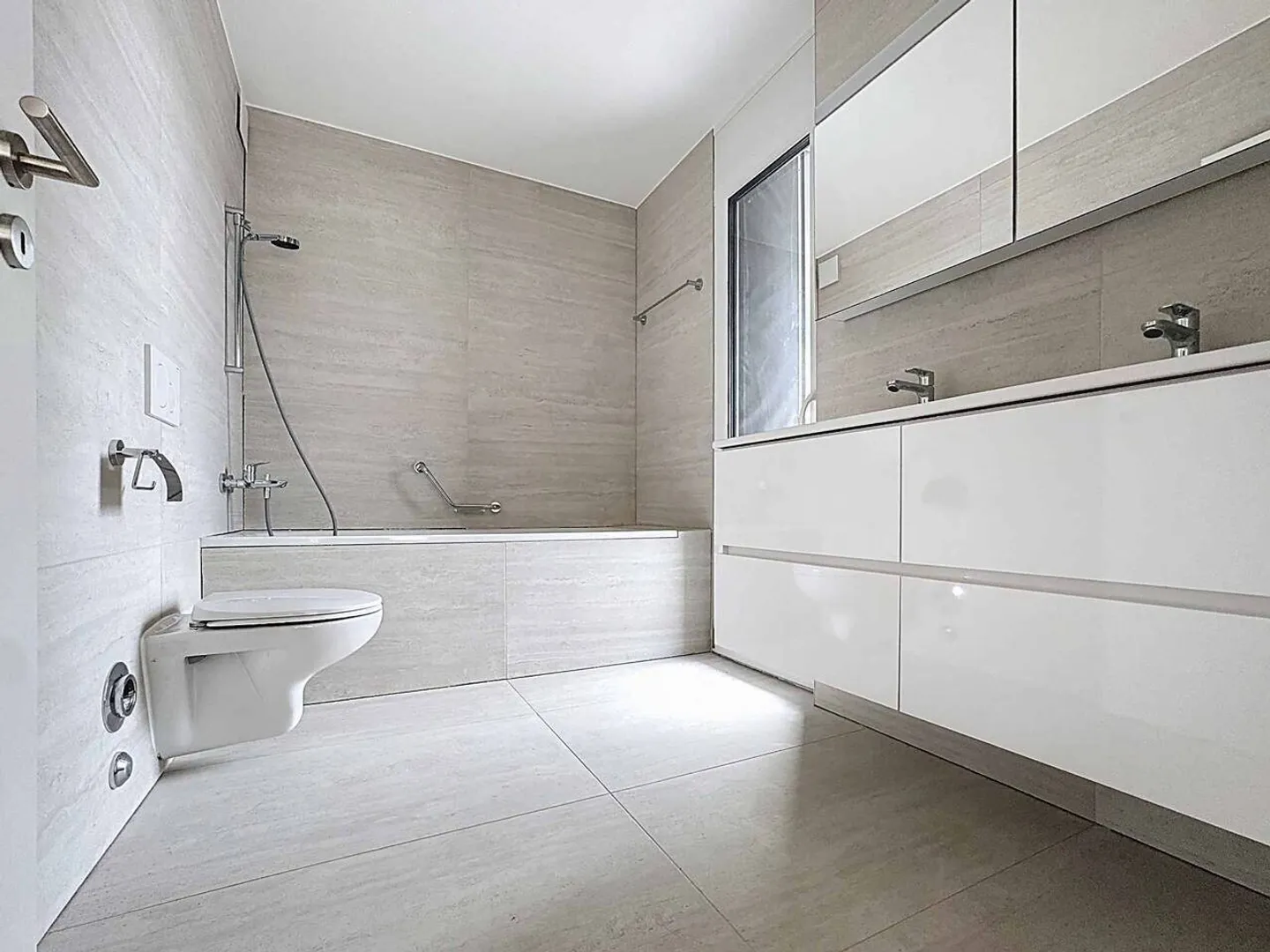 Neue Promotion: 4.5-Zimmer-Wohnung mit überdachtem Balkon - Foto 6 von 13