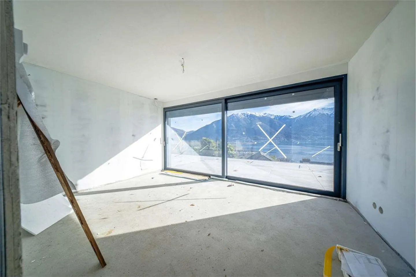 Penthouse de luxe 5.5 NEUF à Minusio avec vue sur le lac - Photo 12 sur 13