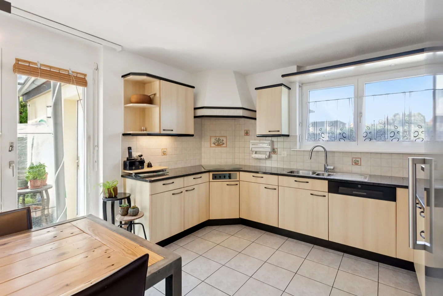 Stunning Contemporary Villa in Avry-sur-Matran - Photo 5 of 14