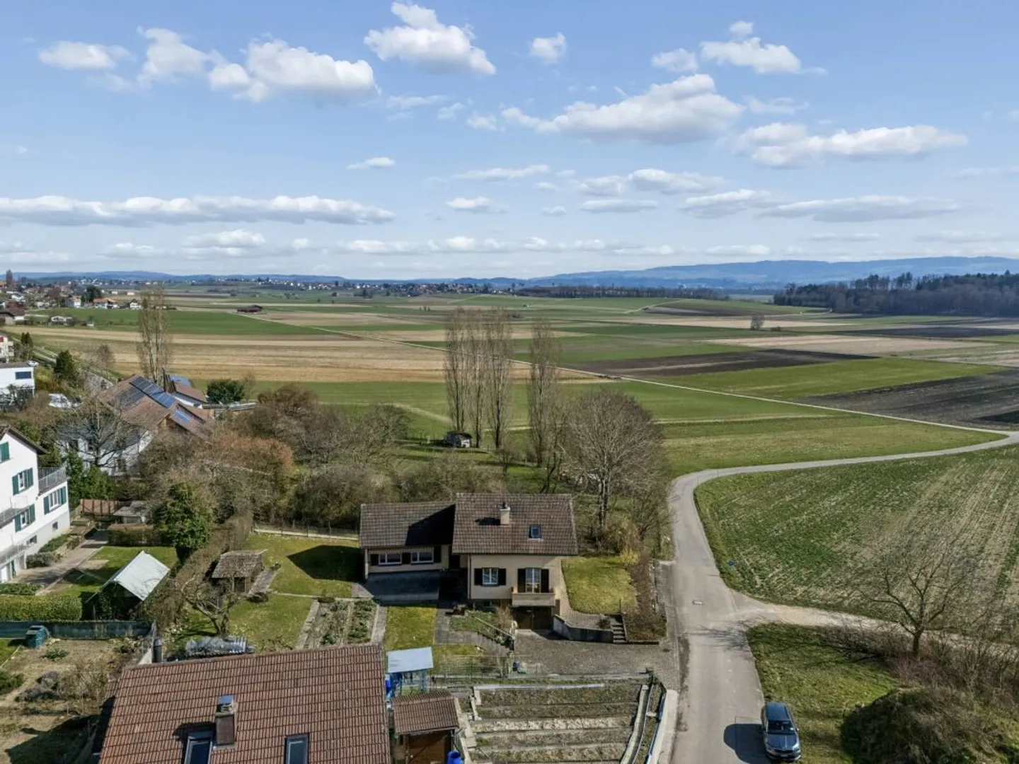 Incantevole Casa Familiare con Giardino - Foto 3 di 13