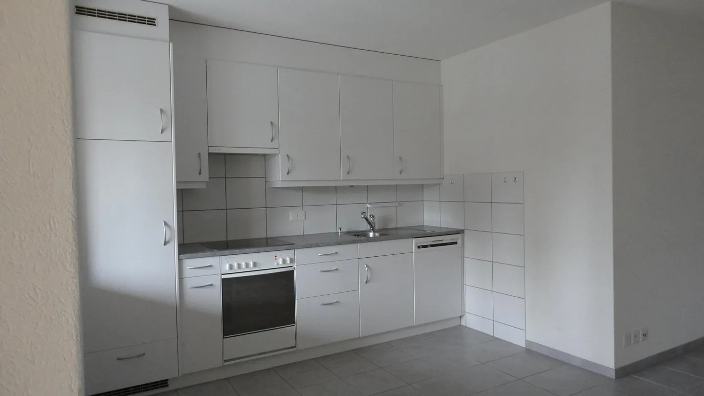 Modern 3-room apartment with balcony in the town center - Photo 7 of 9