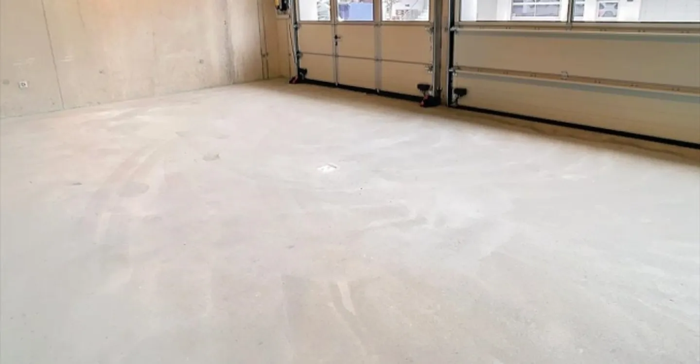 Commerce - Photo 1 of 6