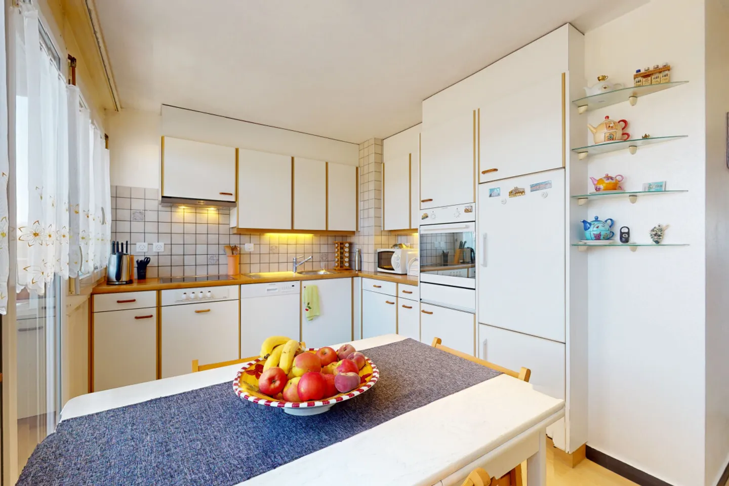 Appartamento di 4,5 locali con 2 balconi completamente ristrutturato! - Foto 4 di 12