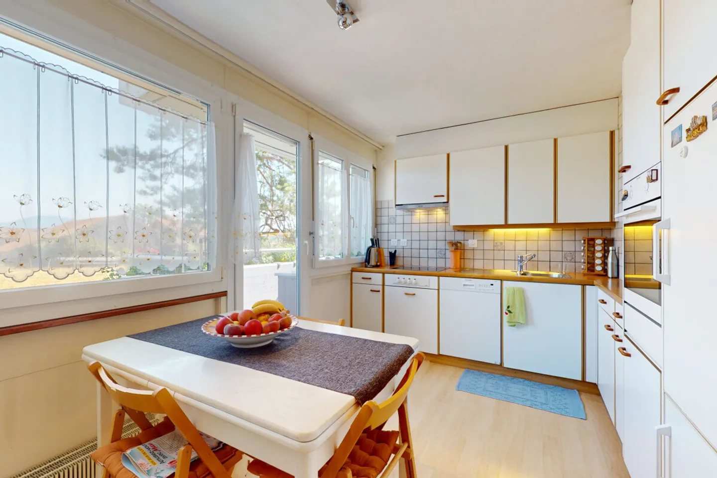 Appartamento di 4,5 locali con 2 balconi completamente ristrutturato! - Foto 5 di 12