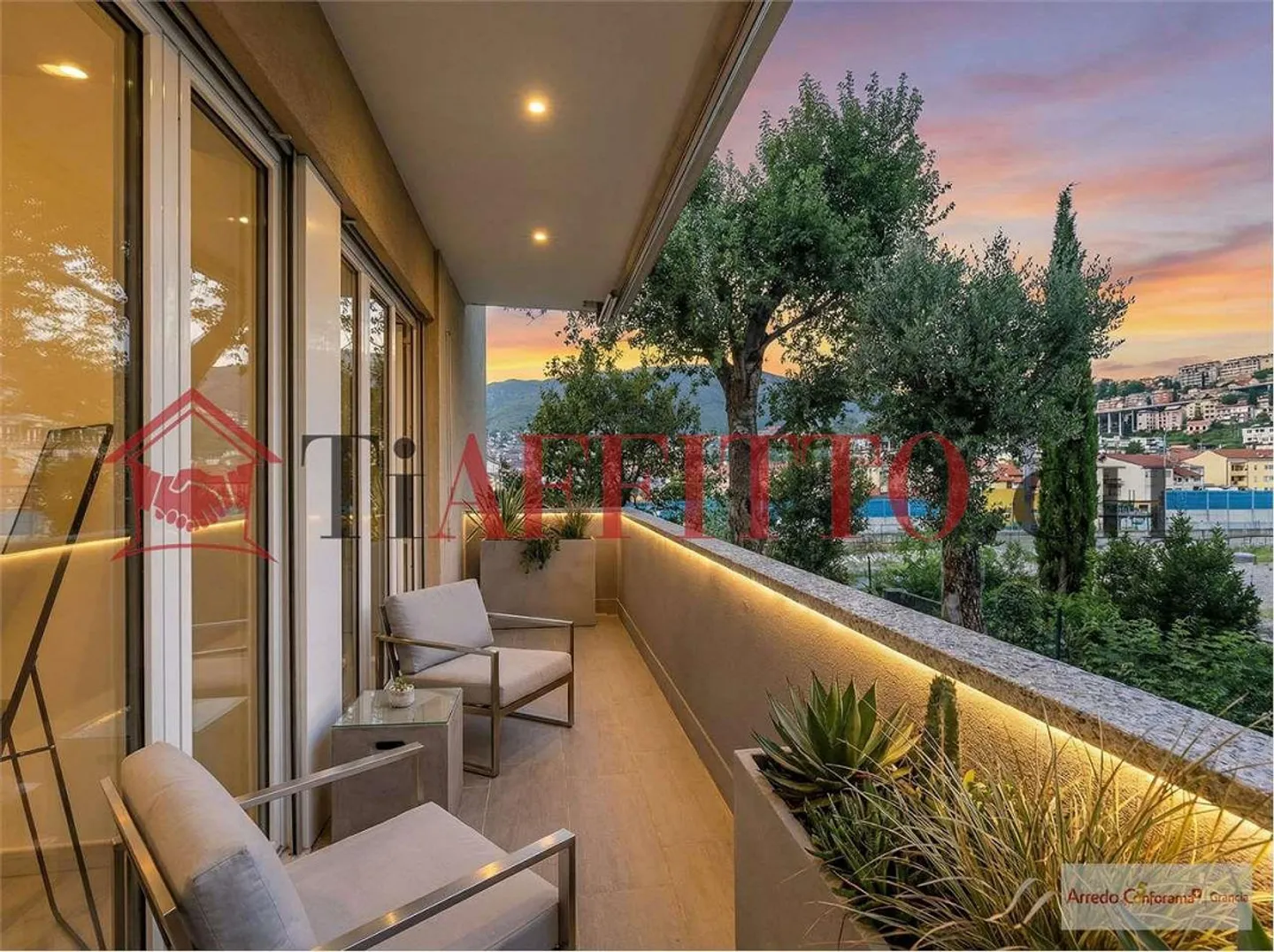 Modern 2.5-room apartment with balcony in Chiasso City - Photo 3 of 8