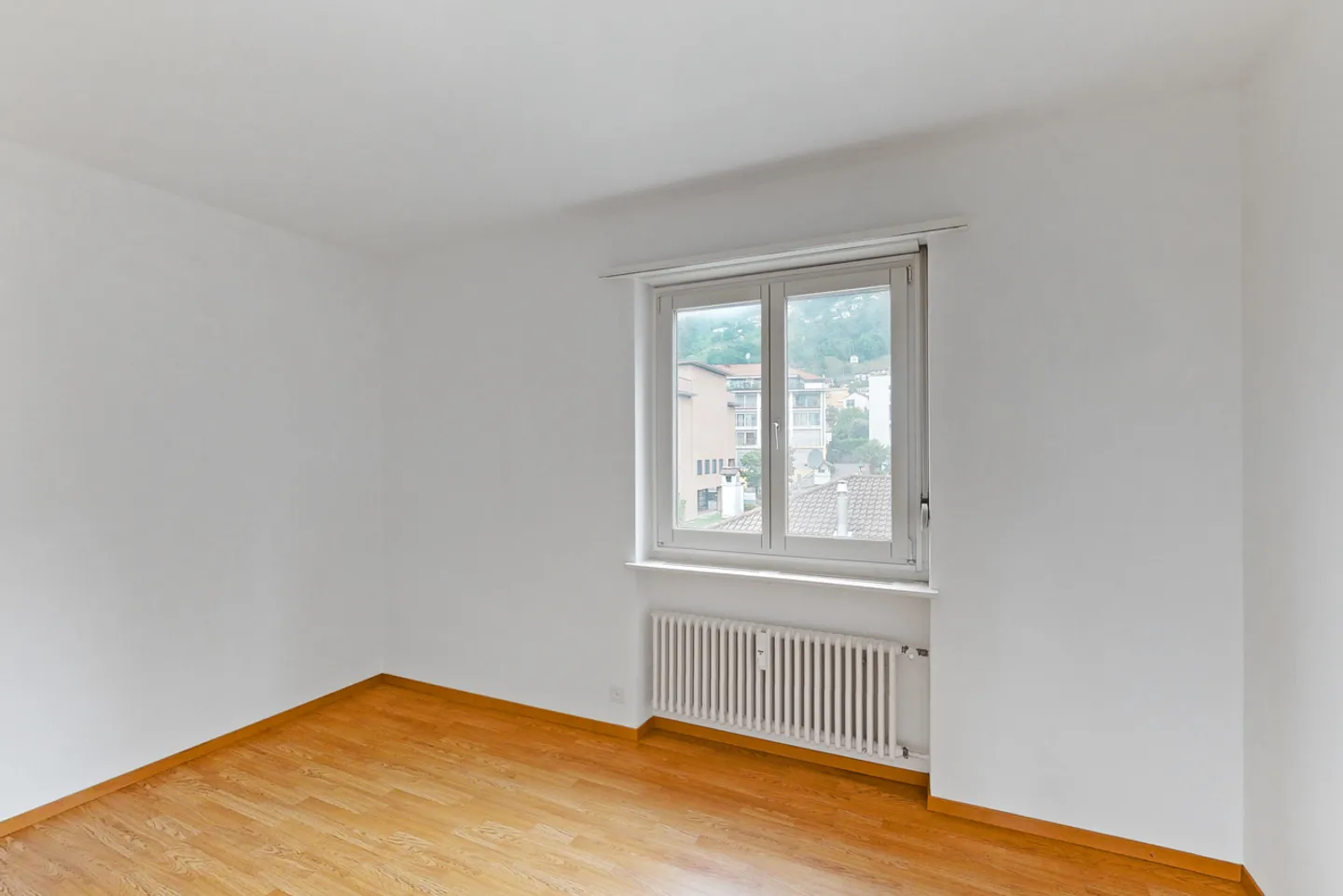Appartement lumineux de 4 pièces avec vue sur le lac - Photo 8 sur 9
