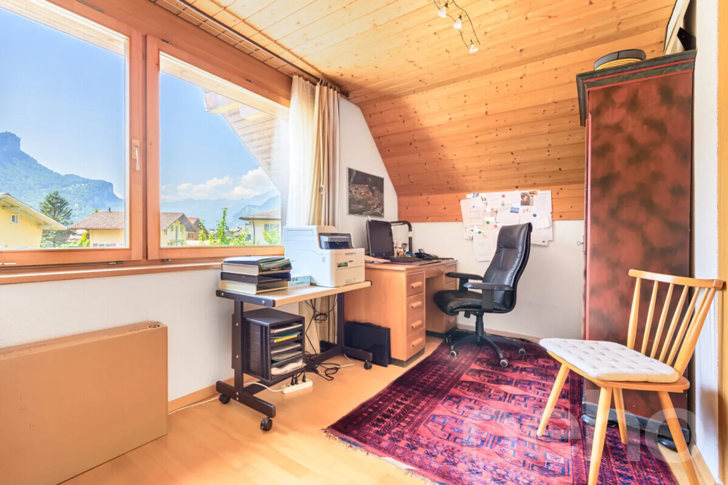 Maison individuelle spacieuse avec pratique intégrée - Photo 7 sur 13