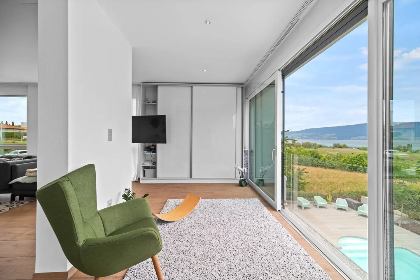 Malerische Villa mit Seeblick in Delley-Portalban, Kanton FR - Foto 8 von 11
