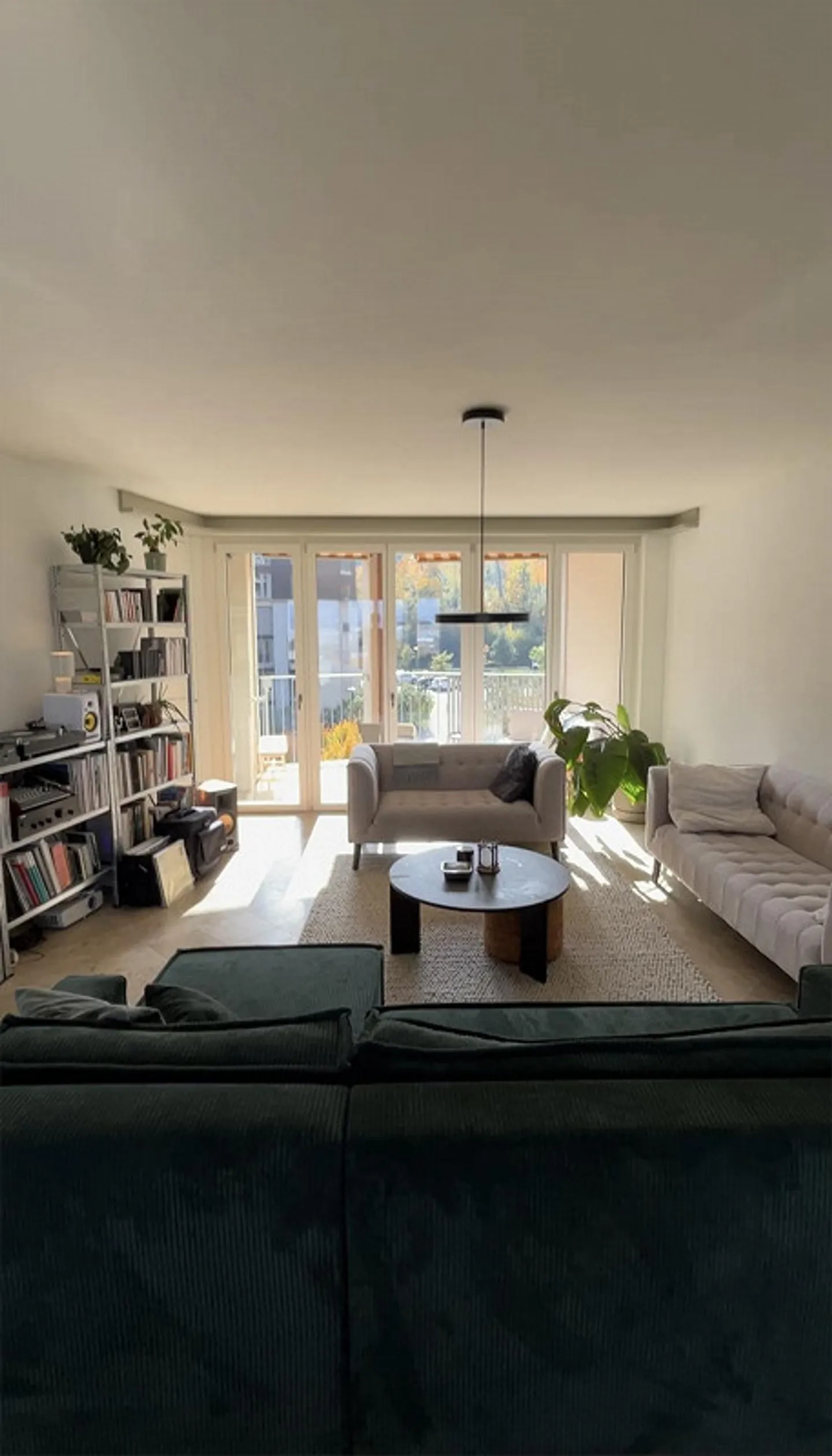 Appartement moderne spacieux avec balcon à Zurich - Photo 1 sur 7