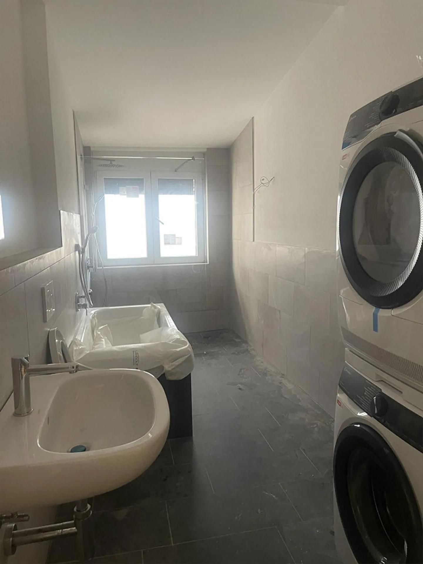 Nuovo appartamento di 2.5 locali nel centro del paese - Foto 3 di 4