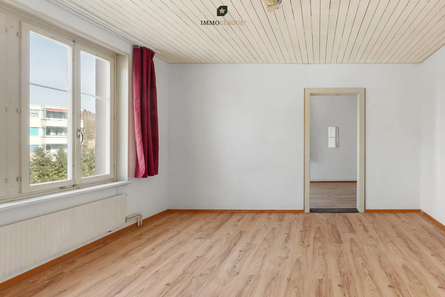 Maison multifamiliale avec un potentiel de développement attrayant - Photo 3 sur 9