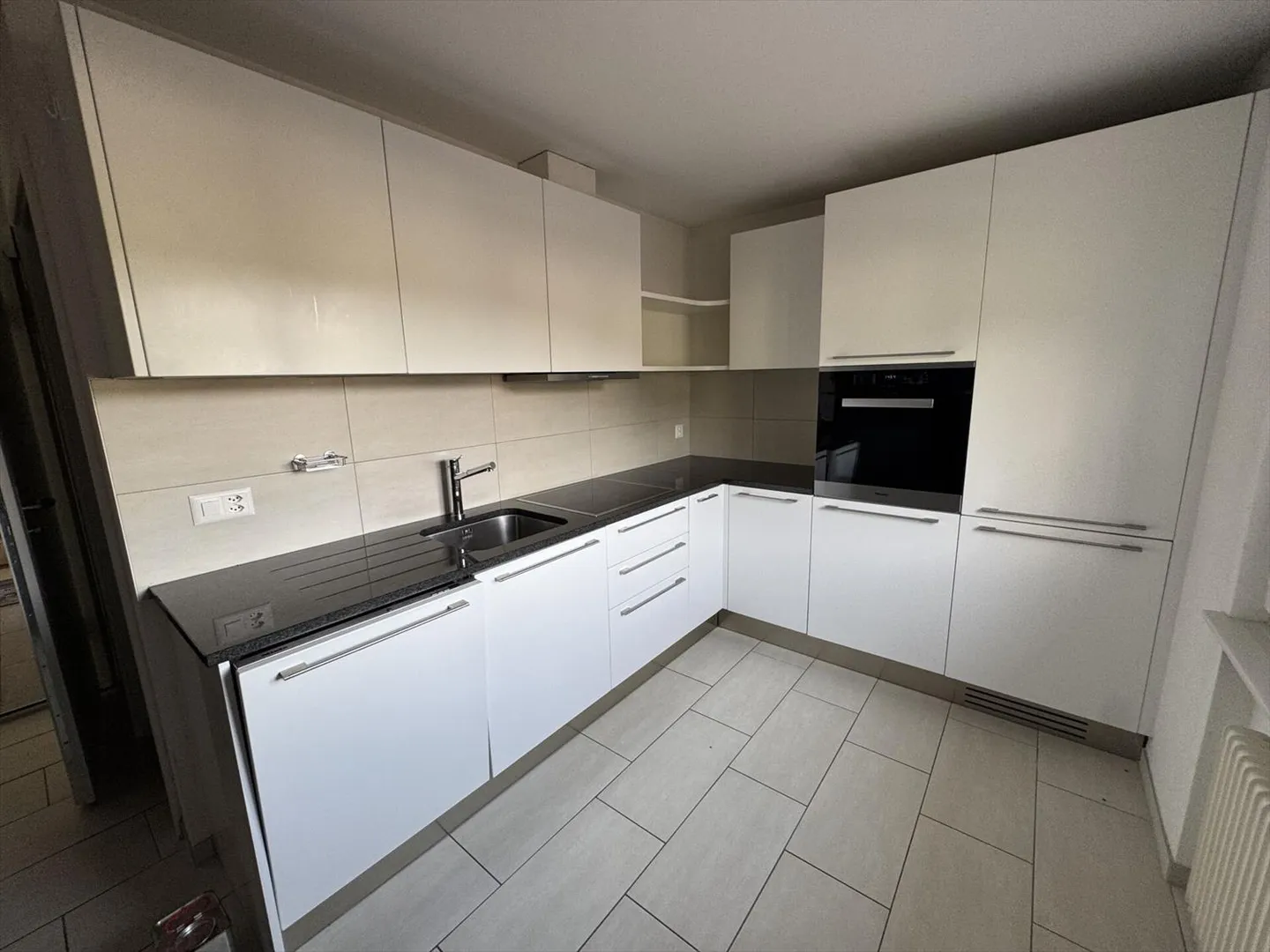 Edificio in affitto a uso misto - Foto 9 di 13