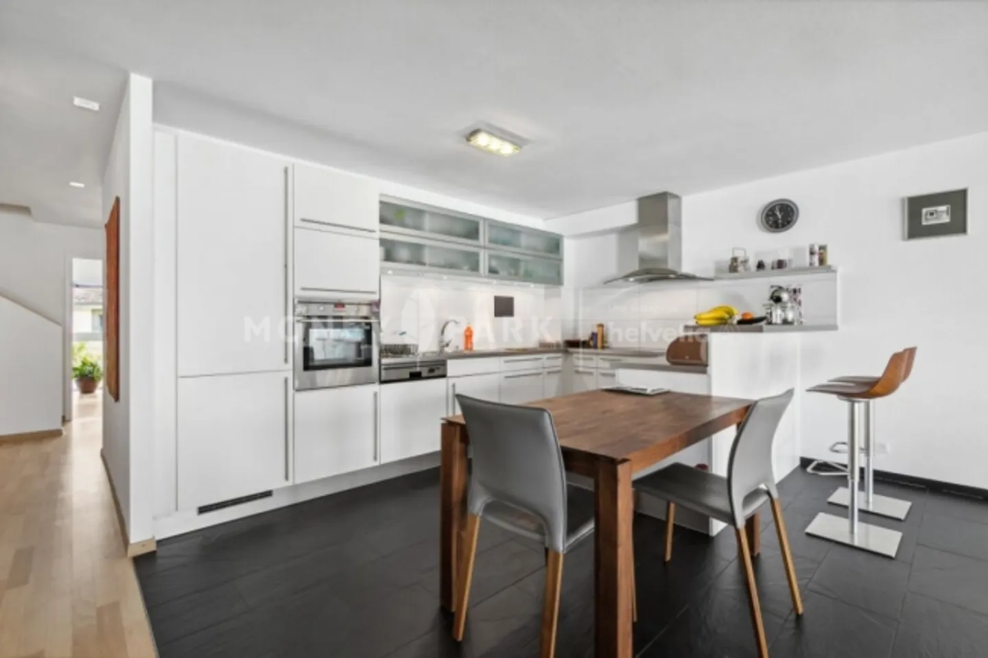 Apartment for sale - Photo 2 of 9