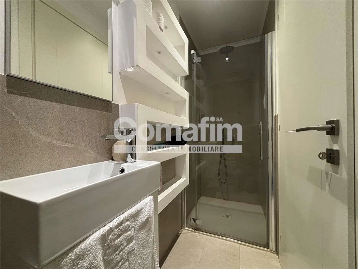 Splendid Newly Built Apartment - Photo 9 of 13