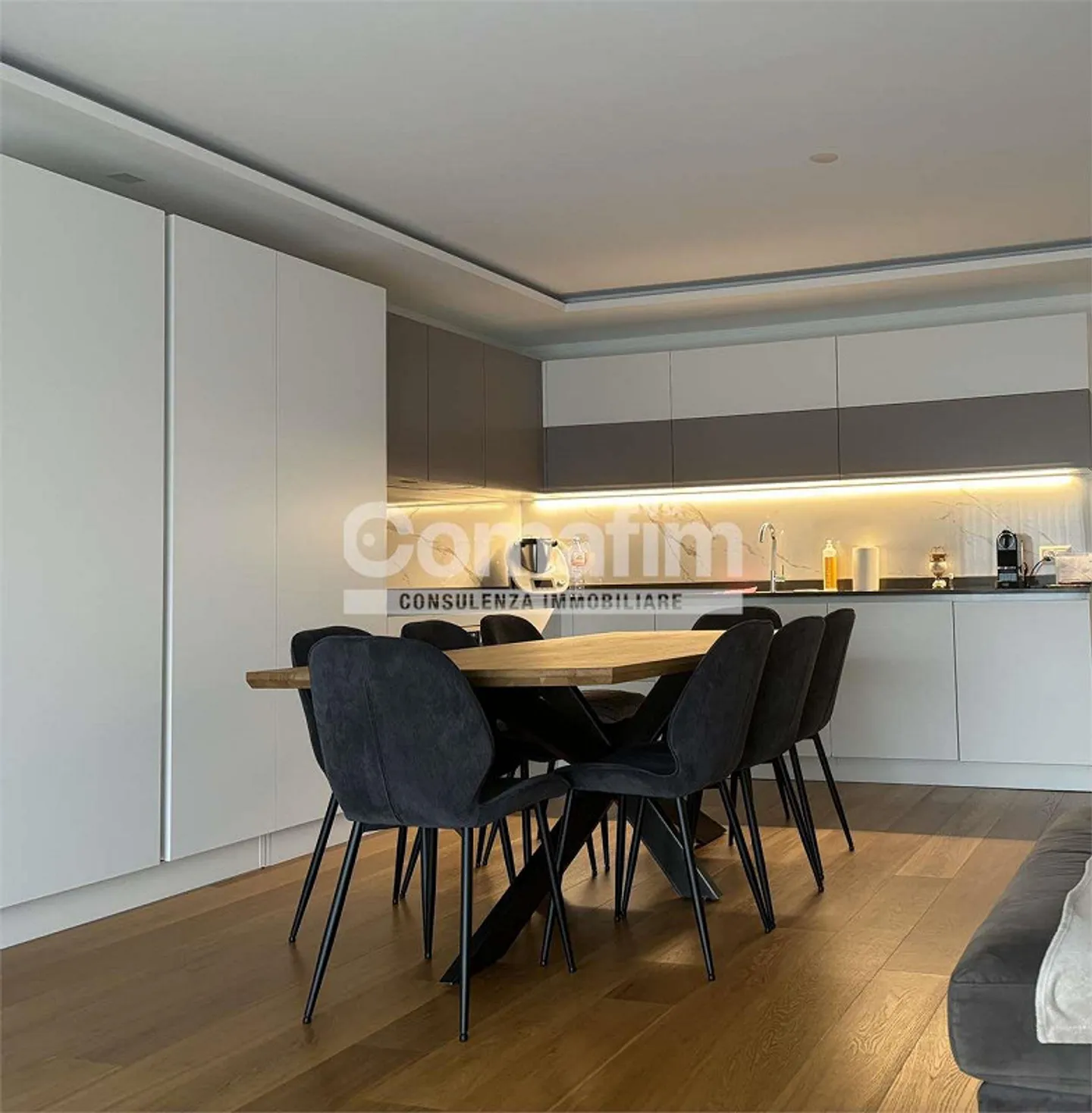 Splendid Newly Built Apartment - Photo 7 of 13