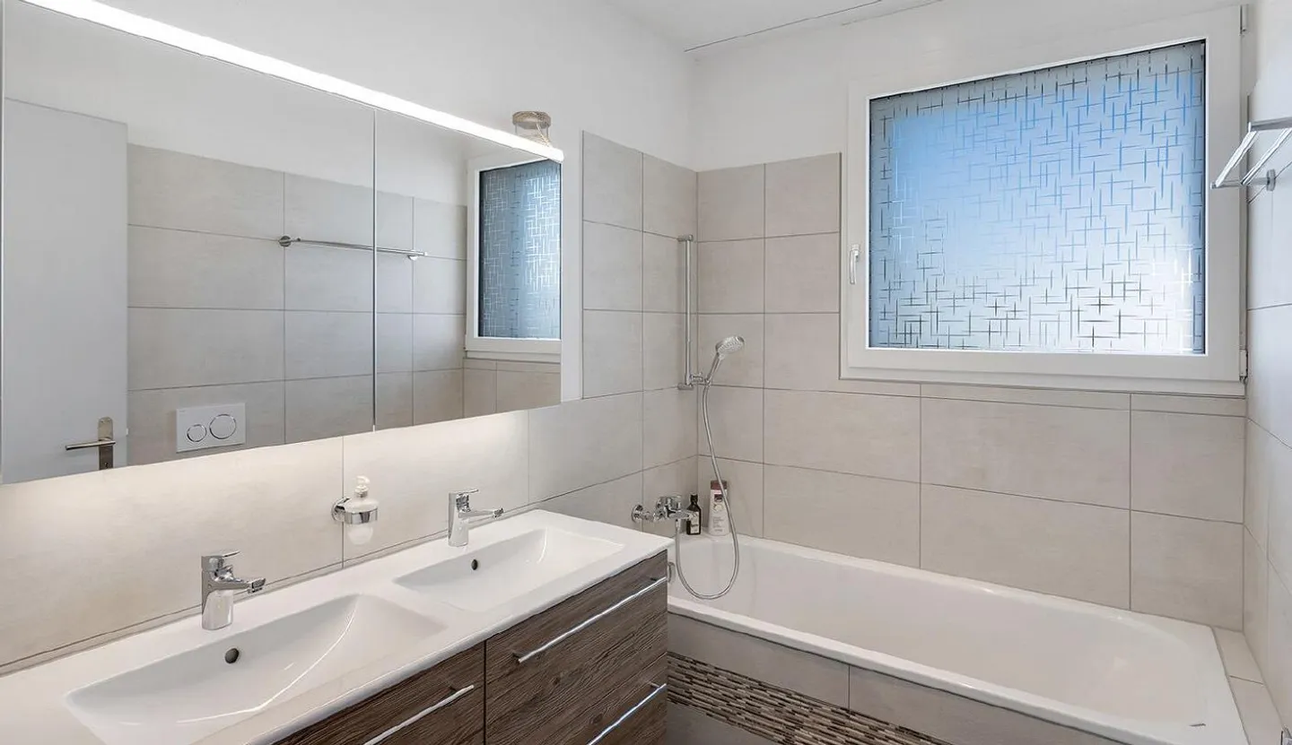 Appartement penthouse exclusif avec 2 terrasses et vue sur la verdure - Photo 4 sur 7