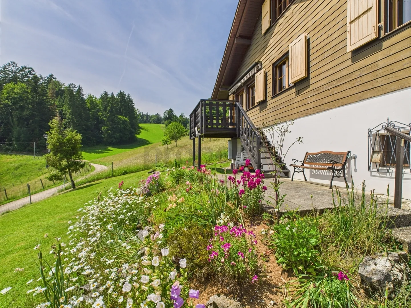 Unique chalet-house with garden, view and discretion in an idyllic natural setting in Montavon (JU) - Photo 2 of 13