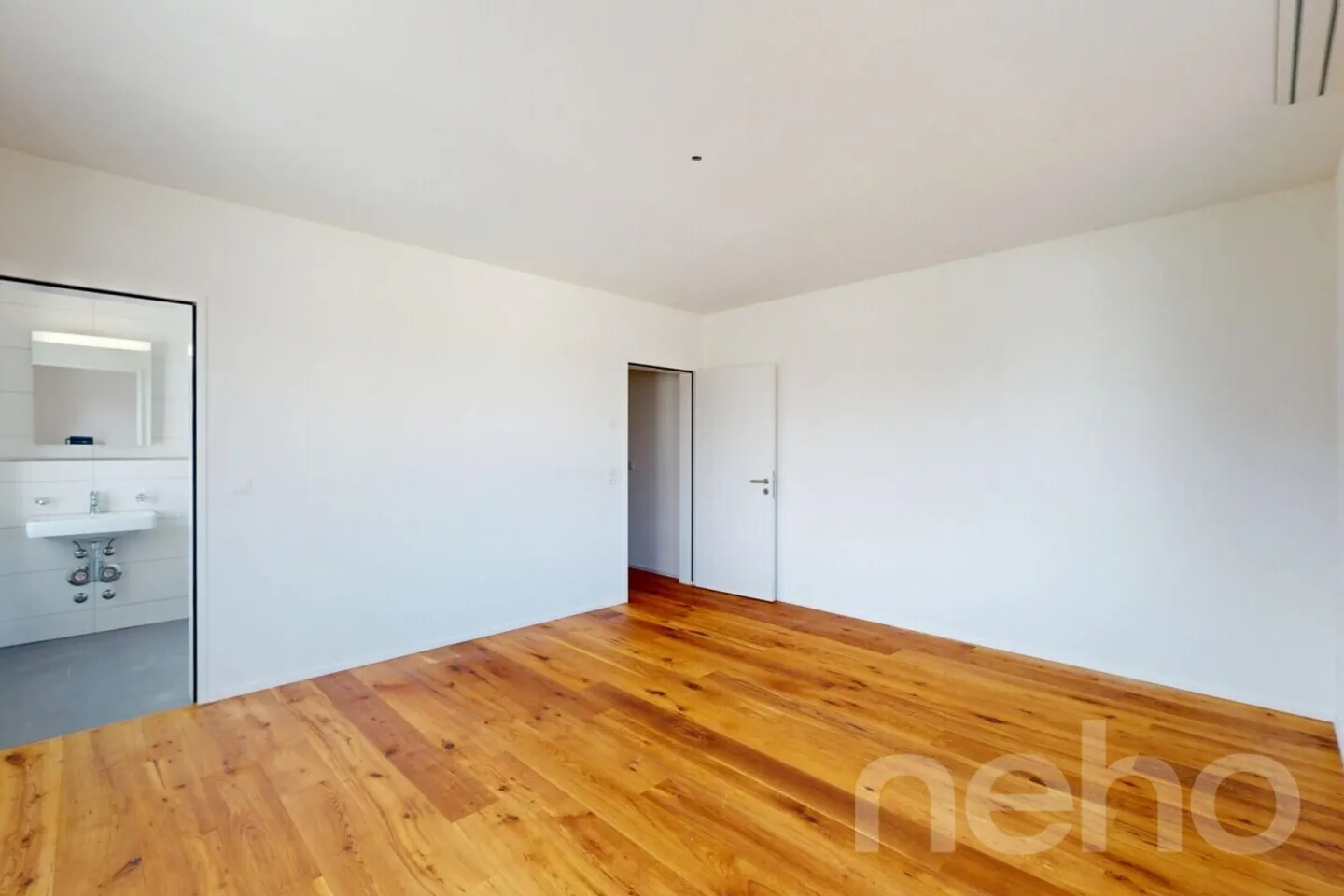 Appartamento 4.5 locali appena ristrutturato con vista lago e layout accattivante - Foto 7 di 12